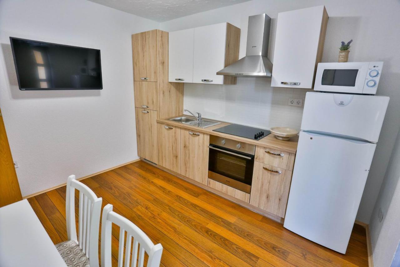 Apartments Lenka Сутиван Экстерьер фото