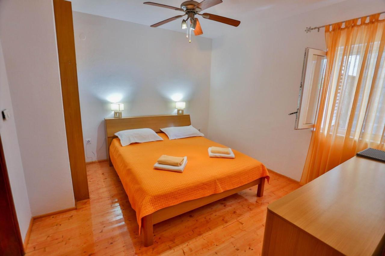 Apartments Lenka Сутиван Экстерьер фото