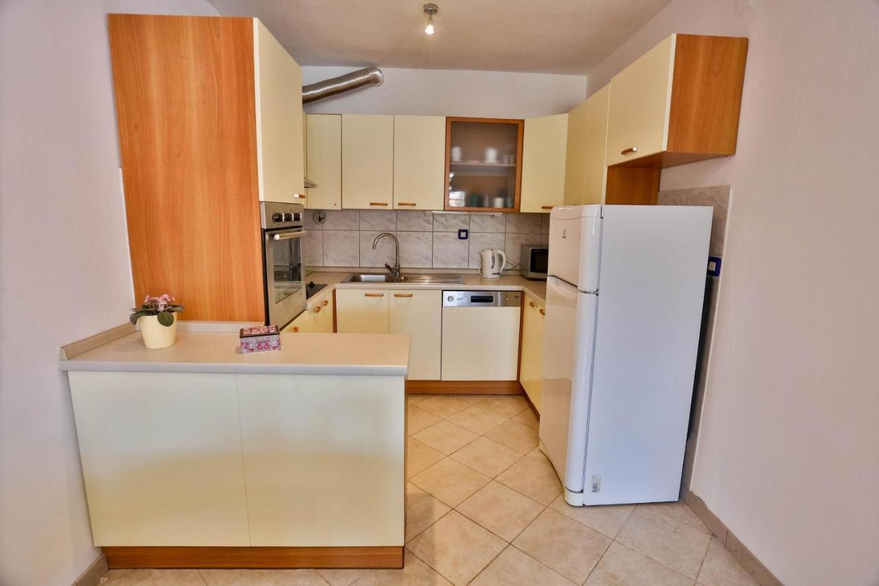 Apartments Lenka Сутиван Экстерьер фото