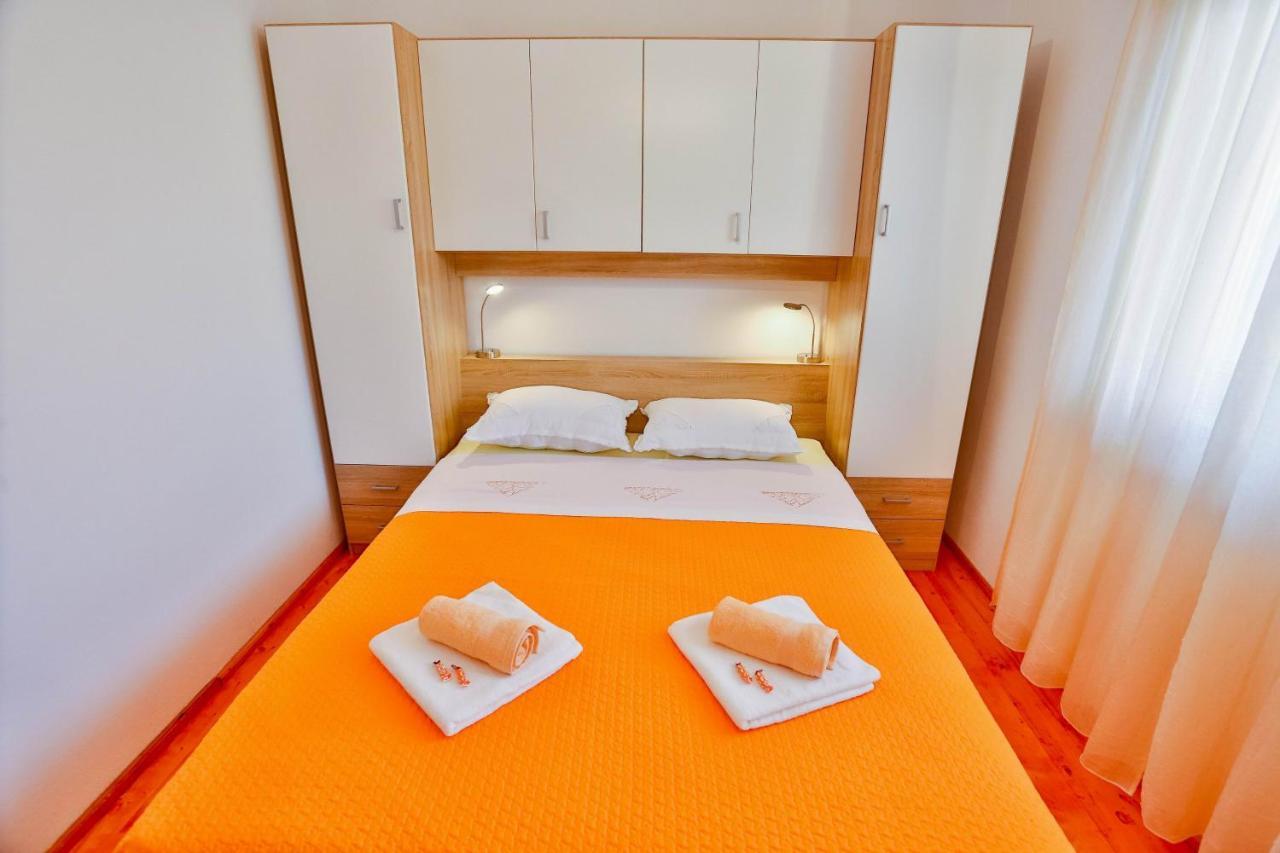 Apartments Lenka Сутиван Экстерьер фото