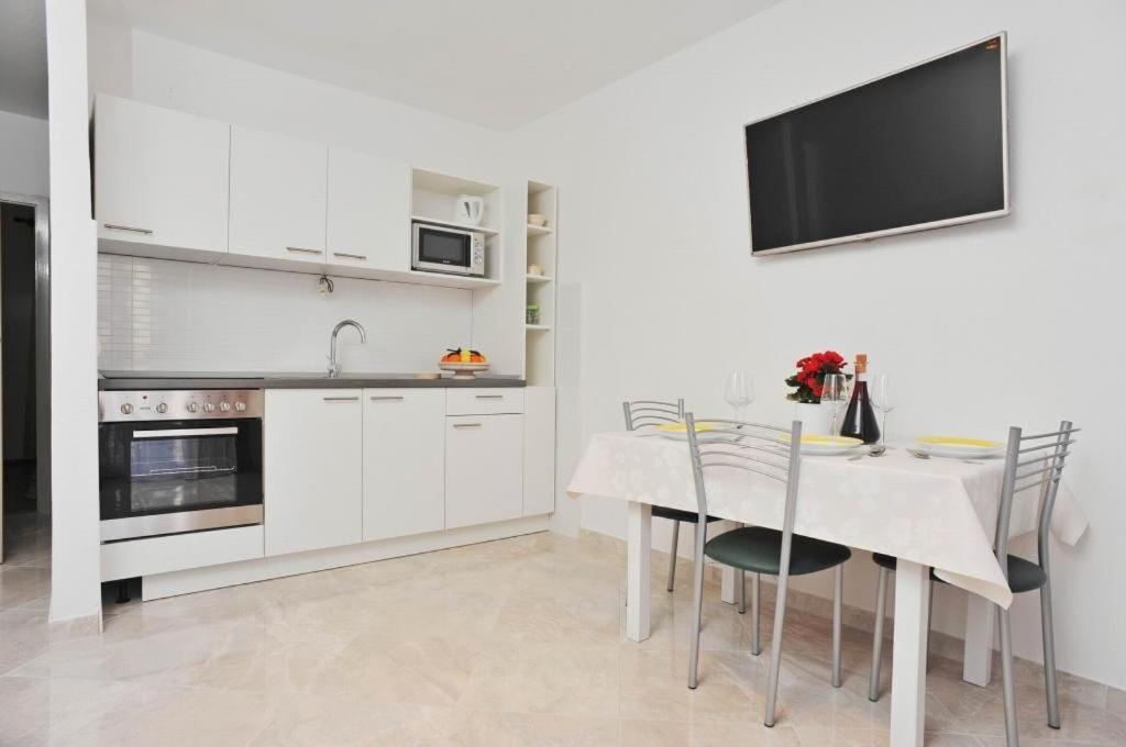 Apartments Lenka Сутиван Номер фото